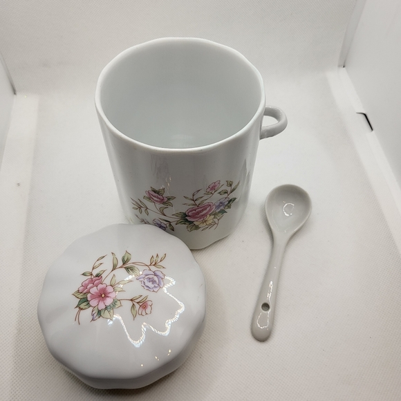 Vintage FTDA Bouquet of Hearts Porcelain Tea Canister with Spoon, Kitchen Decor - Picture 3 of 8